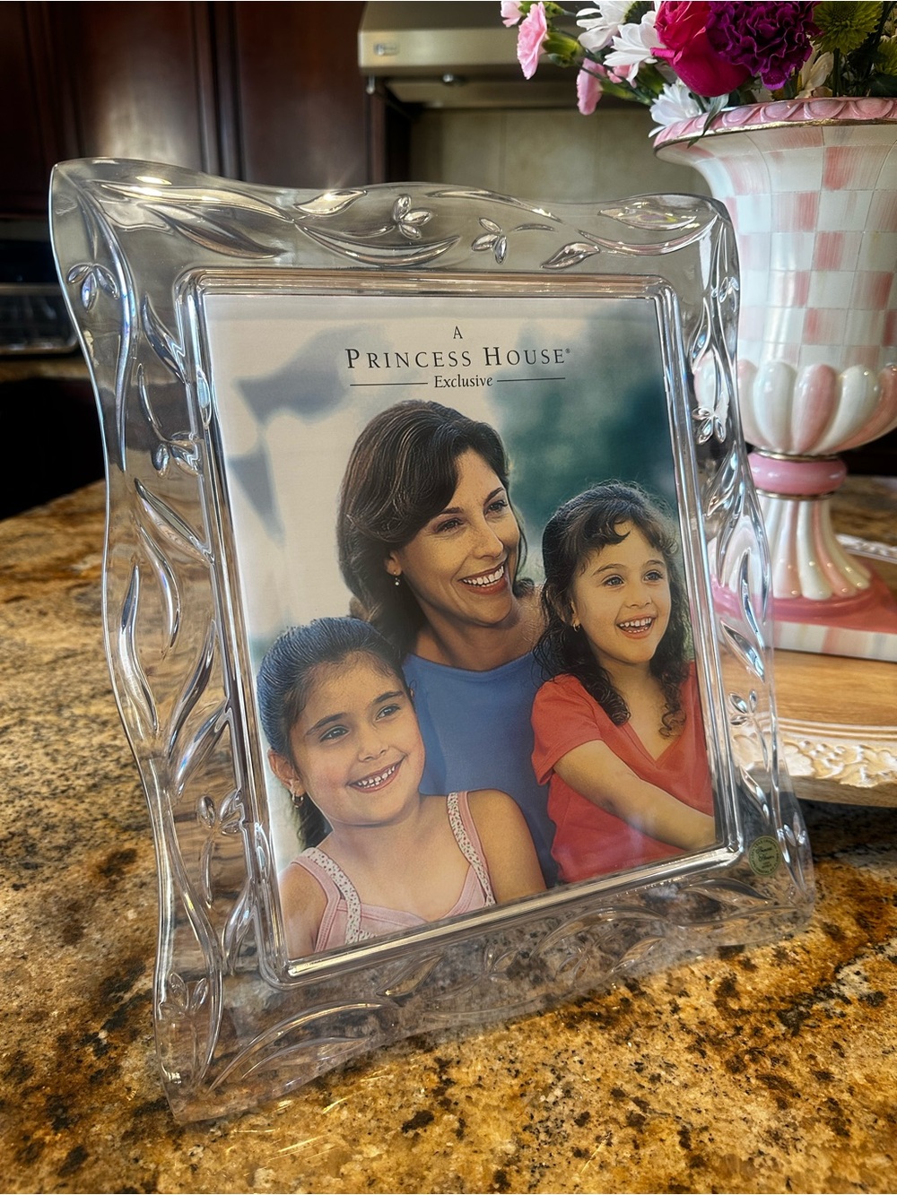Princess House Clear Decorative Glass Frame with Leaf Accents 8x10